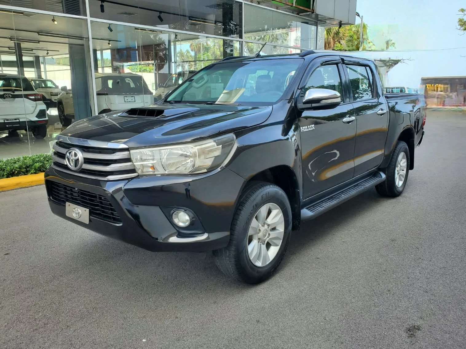 2016 Toyota Hilux SRV usado en venta por Autoasesores