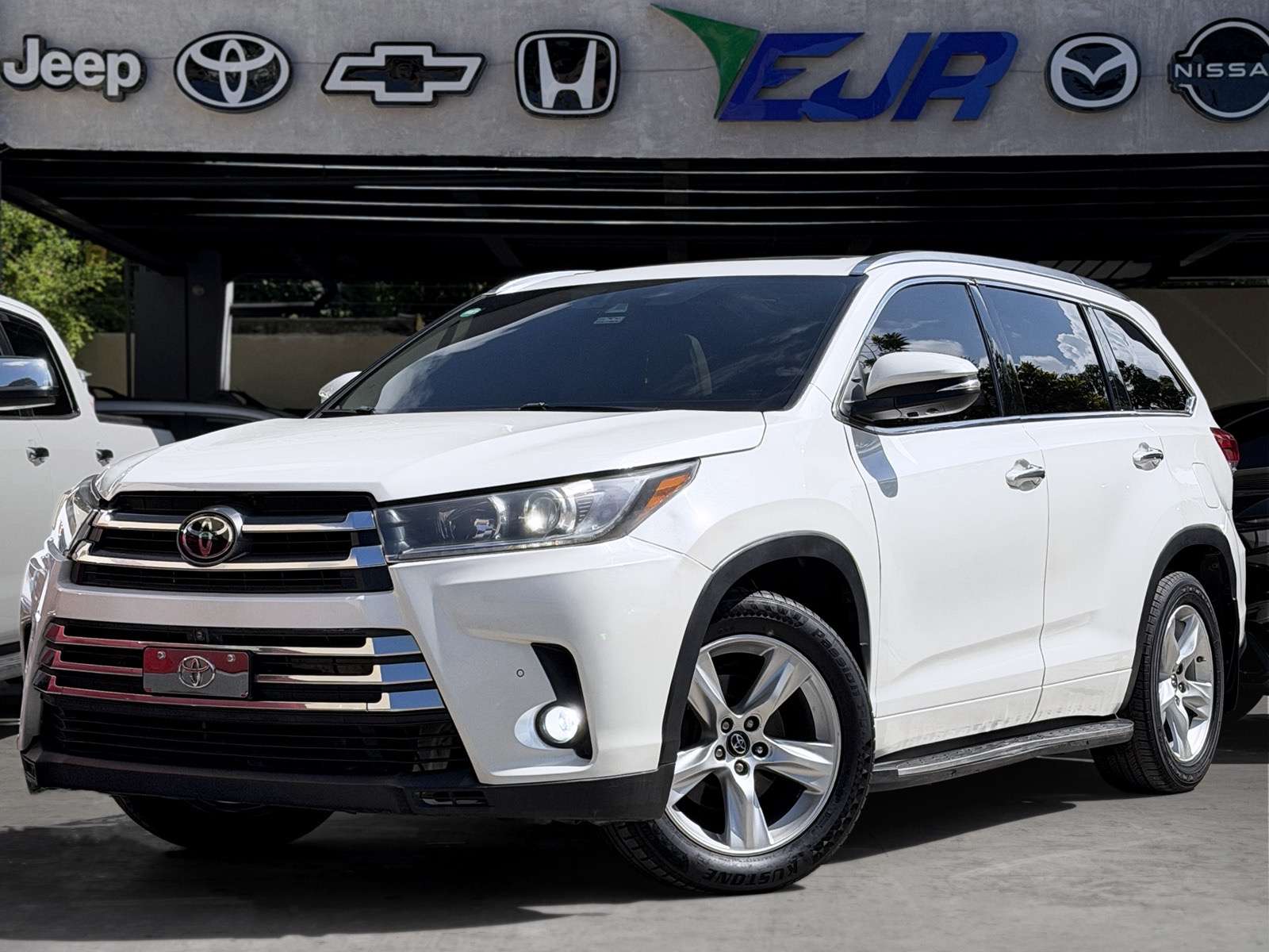 2017 Toyota Highlander Platinum usado en venta por EJR IMPORT
