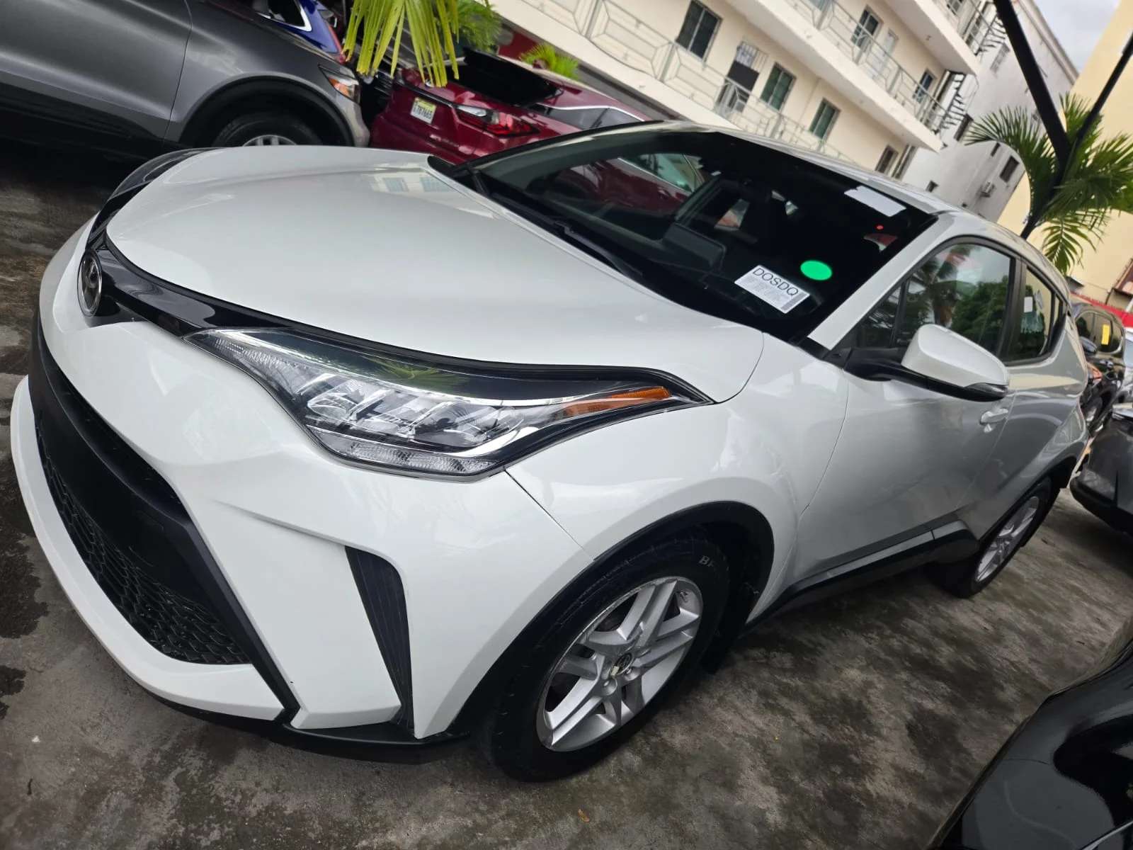 2021 Toyota C-HR LE usado en venta por Carlitos Auto Import, SRL