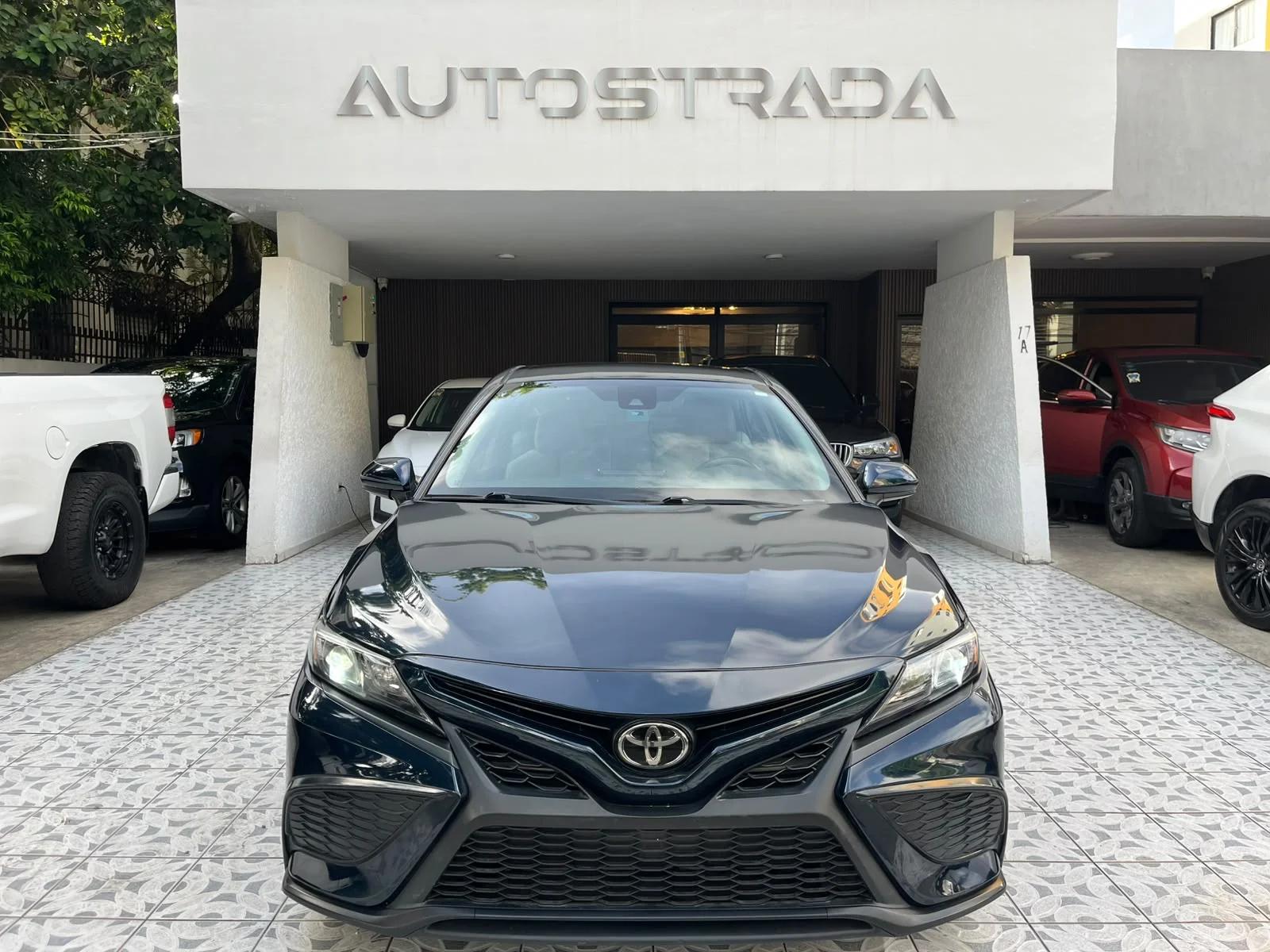 Toyota Camry SE 2021 en venta - vista principal