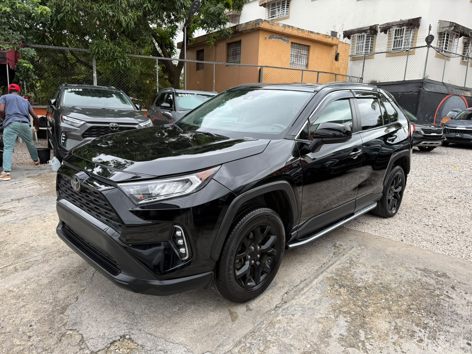Toyota RAV4 LE 2021 en venta - vista principal