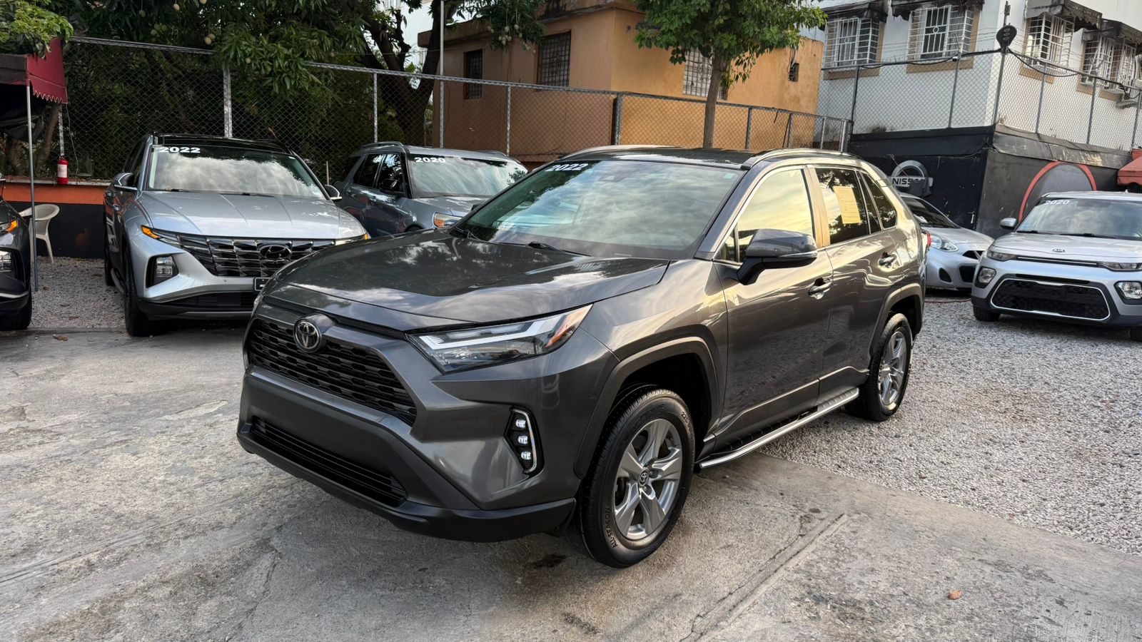 Toyota RAV4 XLE 2022 en venta - vista principal