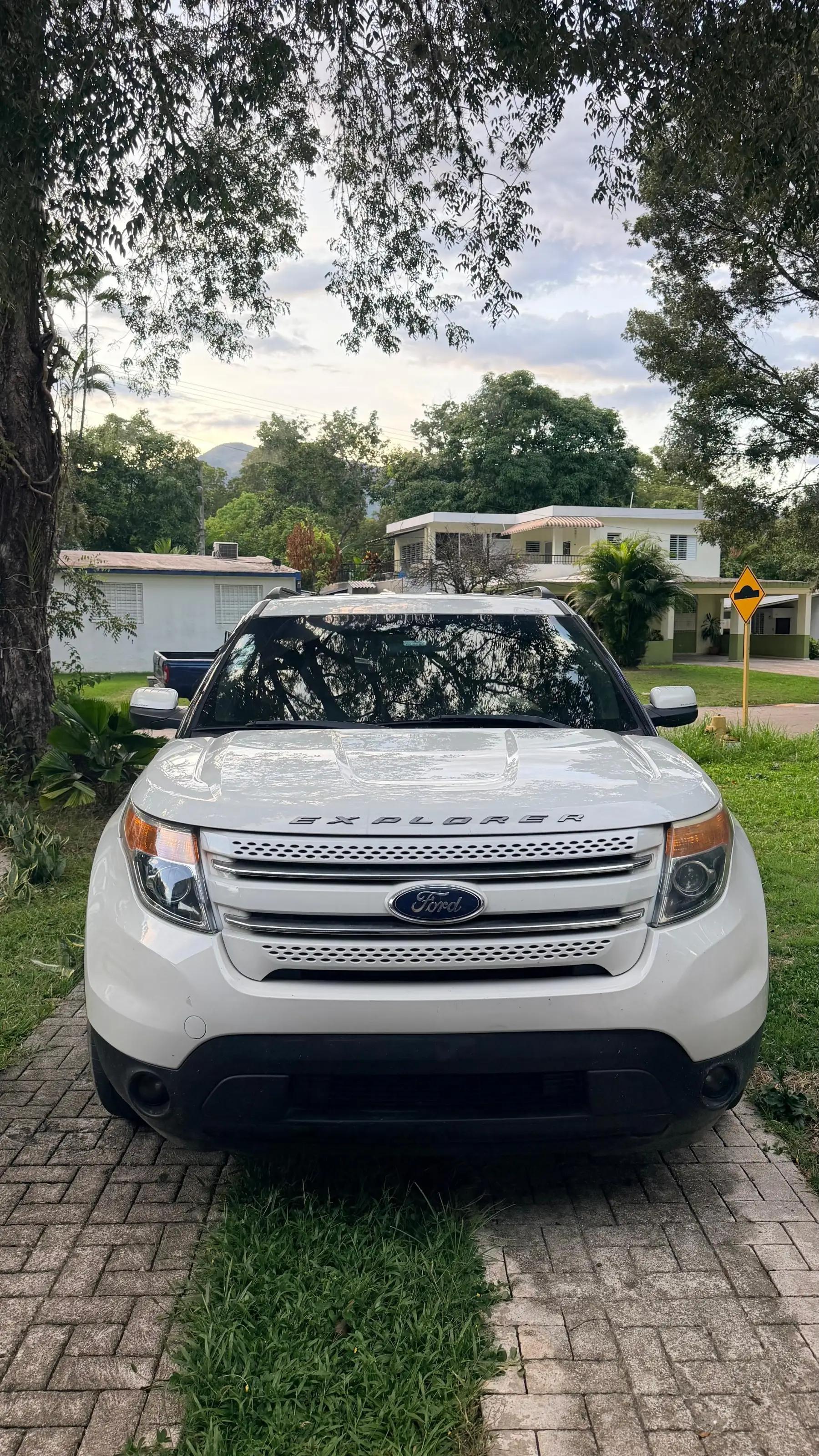 Ford Explorer XLT 2012 en venta - vista principal