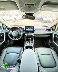 Toyota RAV4 LE 2020 - miniatura 7