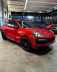 Porsche Cayenne Coupe GTS 2021 - miniatura 3