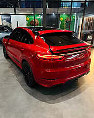 Porsche Cayenne Coupe GTS 2021 - miniatura 4