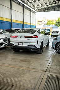 BMW X6 xDrive40i 2022 - miniatura 6