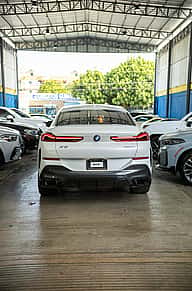 BMW X6 xDrive40i 2022 - miniatura 5