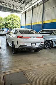BMW X6 xDrive40i 2022 - miniatura 4