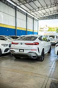 BMW X6 xDrive40i 2024 - miniatura 6