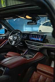 BMW X6 xDrive40i 2024 - miniatura 12