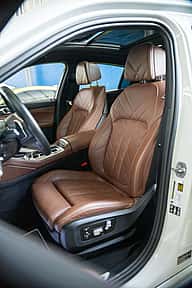 BMW X6 xDrive40i 2025 - miniatura 7