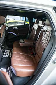 BMW X6 xDrive40i 2025 - miniatura 8
