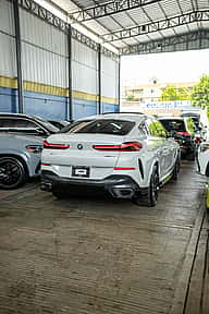 BMW X6 xDrive40i 2025 - miniatura 6