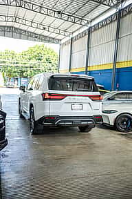 Lexus LX 600 F Sport 2023 - miniatura 4