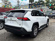 Toyota RAV4 XLE 2023 - miniatura 6
