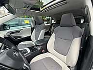 Toyota RAV4 XLE 2023 - miniatura 7