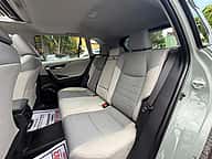 Toyota RAV4 XLE Premium 2023 - miniatura 8