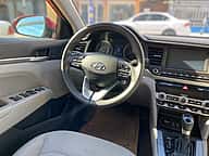 Hyundai Elantra SEL 2020 - miniatura 9