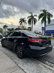 Toyota Corolla LE 2020 - miniatura 3