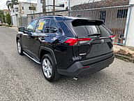 Toyota RAV4 LE 2021 - miniatura 6