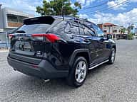 Toyota RAV4 LE 2021 - miniatura 3
