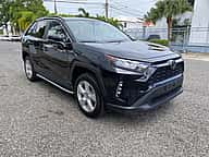 Toyota RAV4 LE 2021 - miniatura 4
