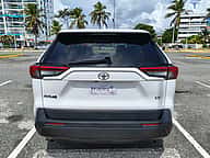 Toyota RAV4 LE 2021 - miniatura 5