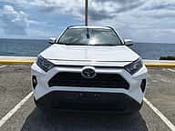 Toyota RAV4 LE 2021 - miniatura 6