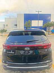 Toyota RAV4 LE 2019 - miniatura 5