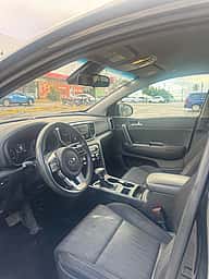 Toyota RAV4 LE 2019 - miniatura 6