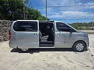 Hyundai Grand Starex Limousine 2021 - miniatura 10