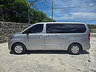 Hyundai Grand Starex Limousine 2021 - miniatura 11