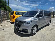 Hyundai Grand Starex Limousine 2021 - miniatura 1