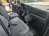 Hyundai Grand Starex Limousine 2021 - miniatura 6