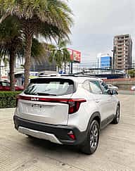 Kia Seltos Luxury 2026 - miniatura 4
