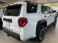 Toyota 4 Runner SR5 2027 - miniatura 3