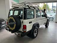 Toyota Land Cruiser LX Serie 70 2027 - miniatura 2