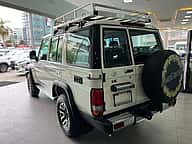 Toyota Land Cruiser LX Serie 70 2027 - miniatura 3