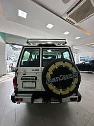 Toyota Land Cruiser LX Serie 70 2027 - miniatura 4