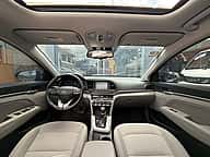 Hyundai Elantra Value Edition 2020 - miniatura 3