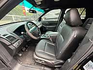 Ford Explorer Police Interceptor 2017 - miniatura 5