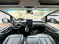 Hyundai Staria 2023 - miniatura 5