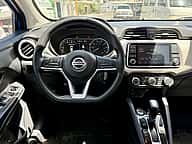 Nissan Versa SV 2021 - miniatura 4