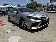 Toyota Camry SE 2021 - miniatura 2