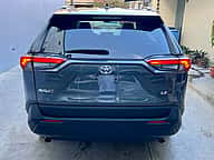Toyota RAV4 LE 2021 - miniatura 9
