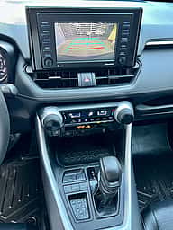 Toyota RAV4 LE 2021 - miniatura 5