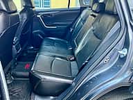 Toyota RAV4 LE 2021 - miniatura 6