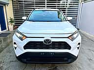 Toyota RAV4 LE 2021 - miniatura 2