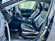 Toyota RAV4 LE 2021 - miniatura 7
